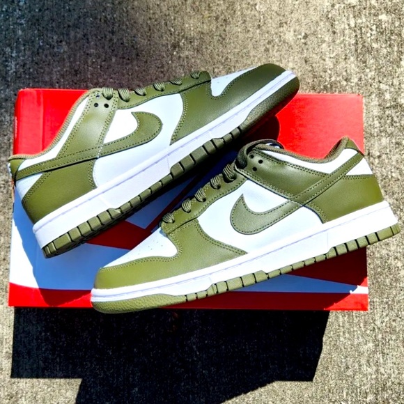 🫒🥑🍸 Nike Dunk Low Medium Olive Sz 7W / 5.5M 🍸🫒🥑 - Picture 2 of 5
